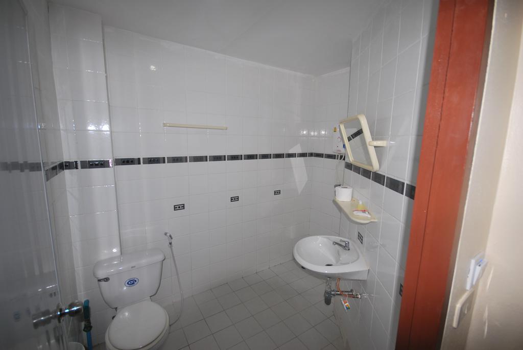 Kingfisher House & Bar Паттая Екстер'єр фото