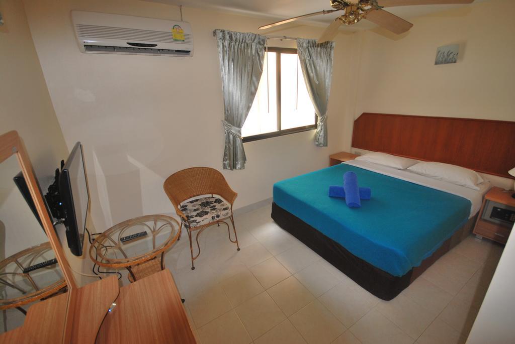 Kingfisher House & Bar Паттая Екстер'єр фото